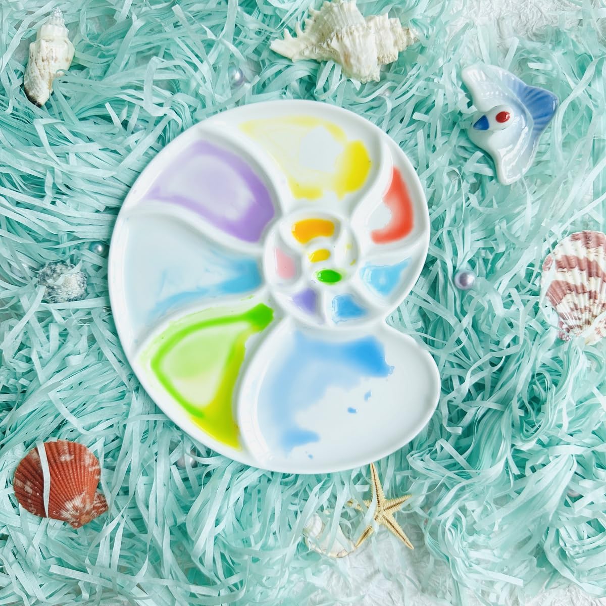 Bower Bird Ceramic Paint Palette Round Conch，Artist Professional Porcelain Watercolor Palette，Acrylic Gouache Watercolor Mixing Tray-6.7Inch